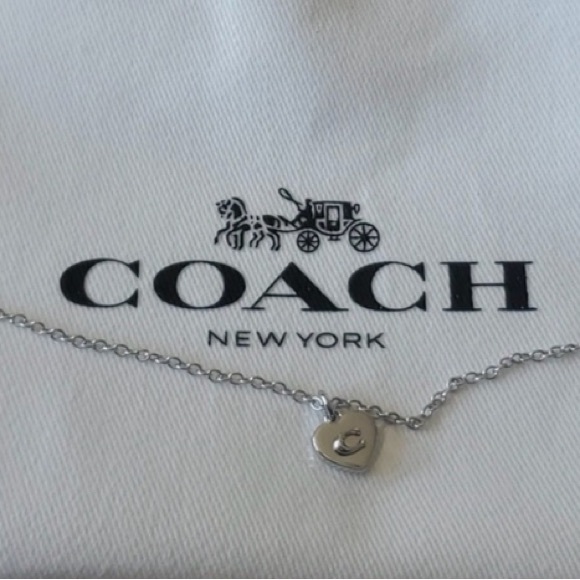 NWT Coach Silver Heart Pendant Necklace - Picture 4 of 4